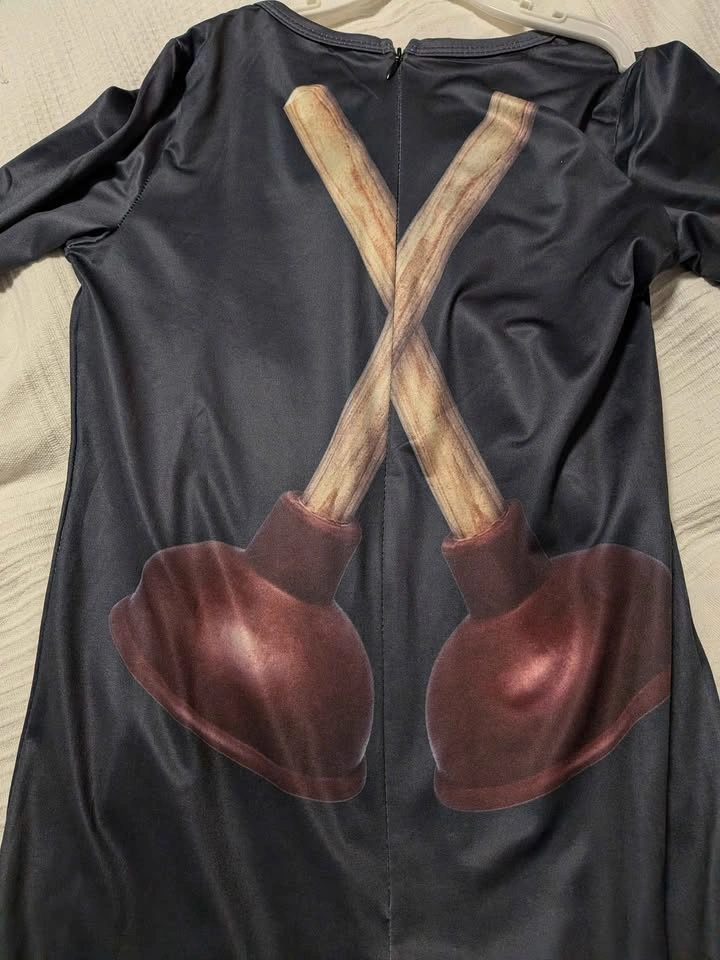 Skibidi Toilet Cameraman Costume (approximate size 8) - photo 3
