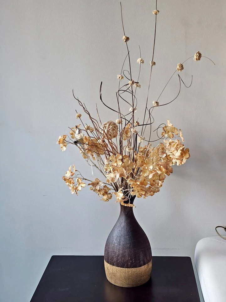 Wooden base decor