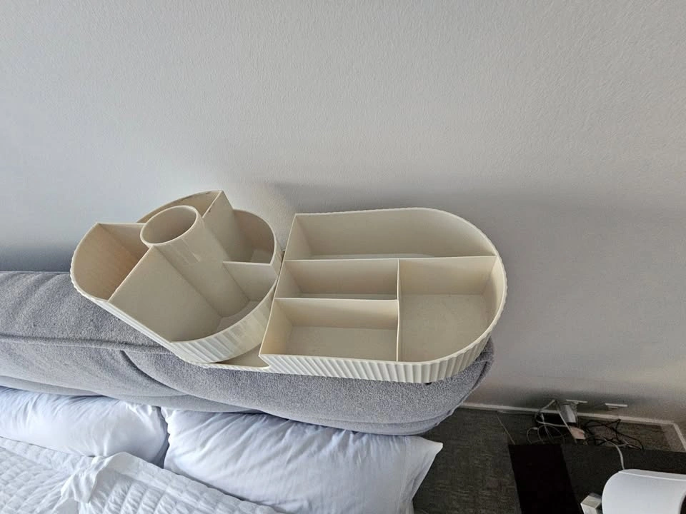 Make up organizer