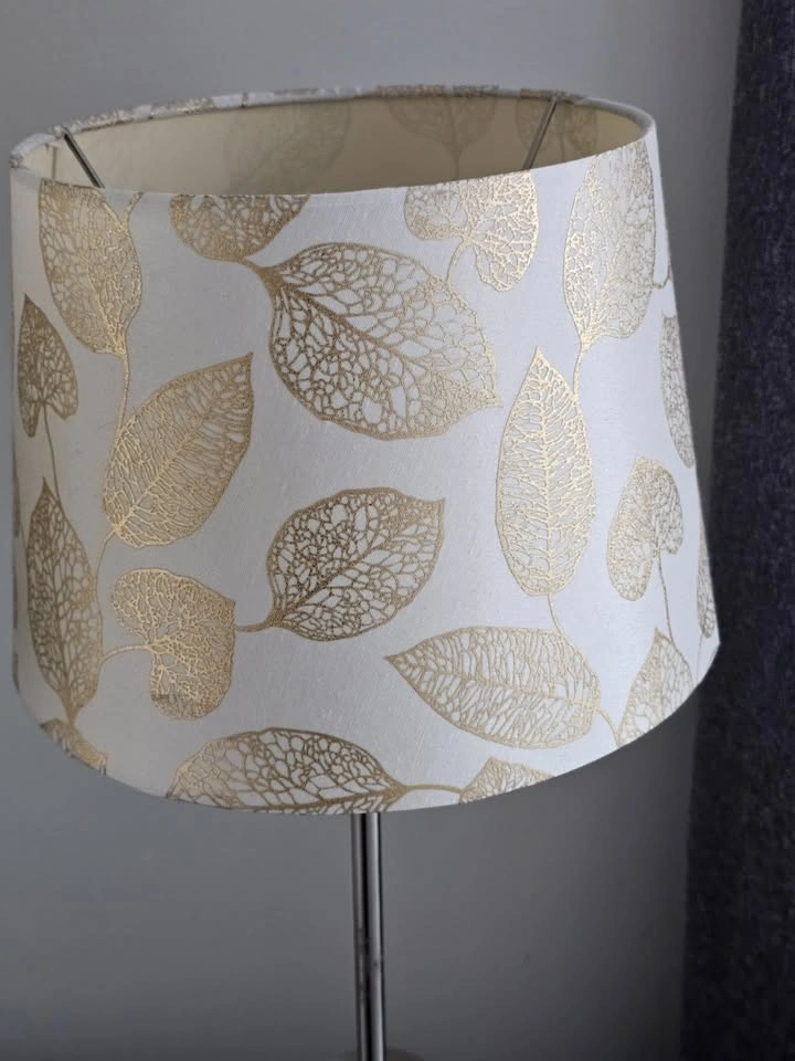Matching lamps - very cute - photo 3