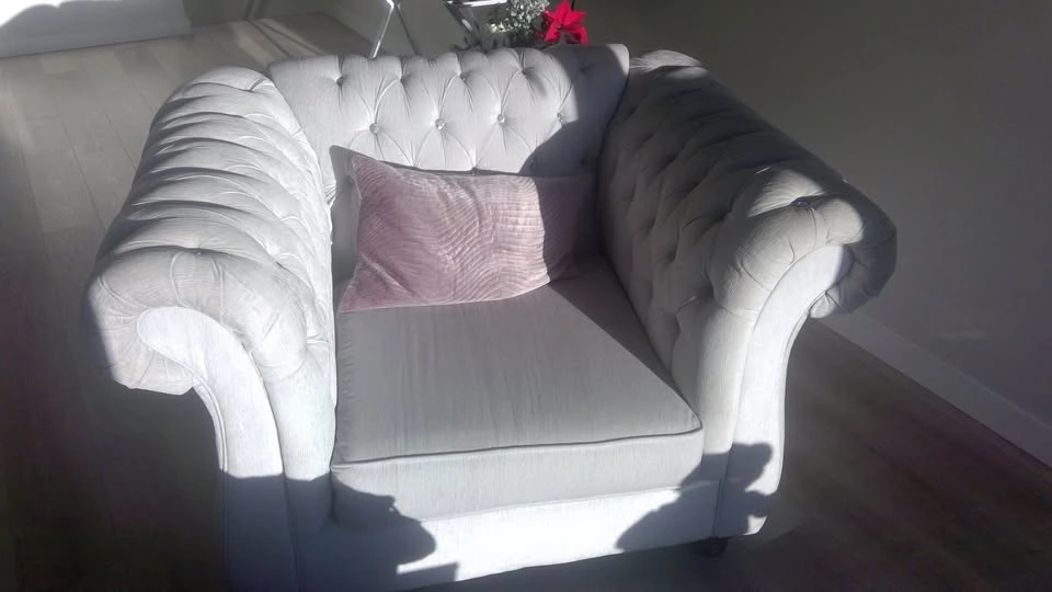 Stylish Love seat - Chesterfield Tufted with rhinestones - photo 3