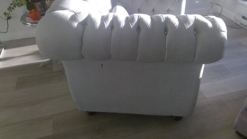 Stylish Love seat - Chesterfield Tufted with rhinestones - photo 4