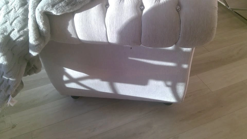 Stylish Love seat - Chesterfield Tufted with rhinestones - photo 5