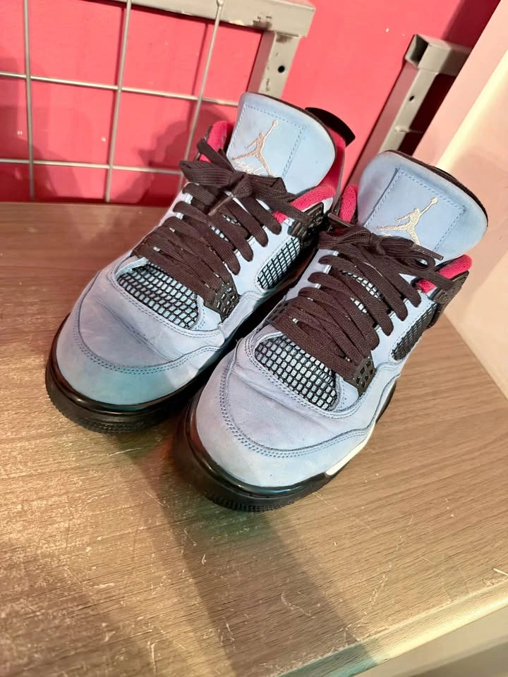 Travis Scott Jordan 4 10.5