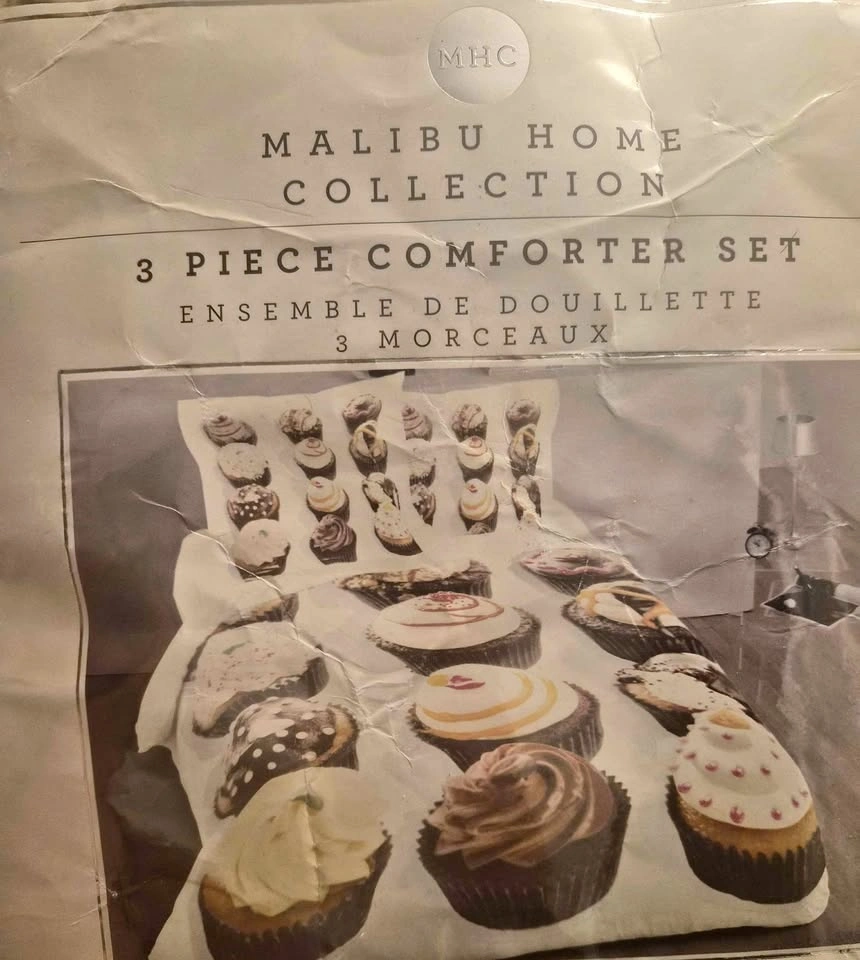 Twin/single bed cover comforter Cupcake design