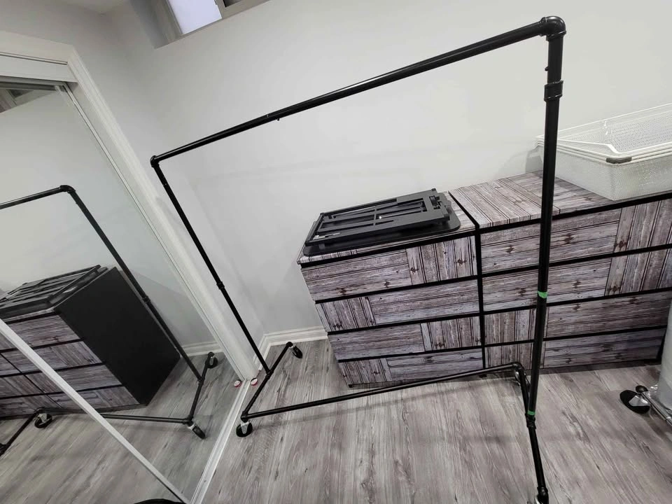 Heavy duty black metal z clothing/garment rack on wheels - photo 2