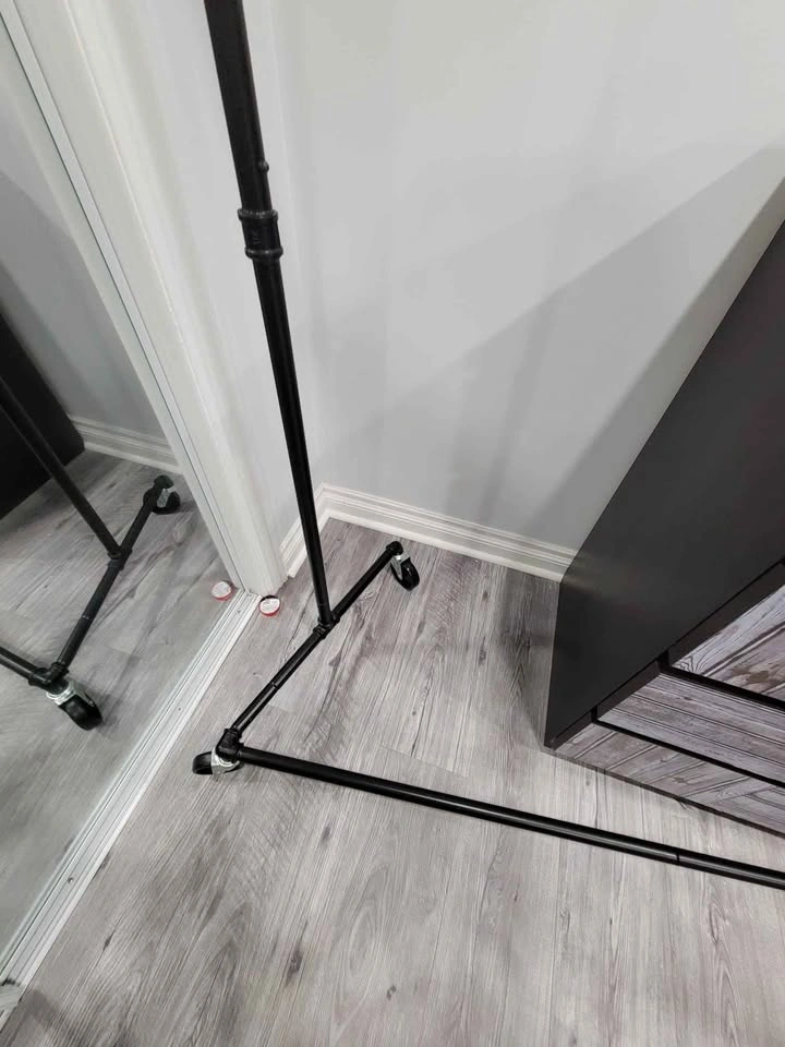 Heavy duty black metal z clothing/garment rack on wheels - photo 4