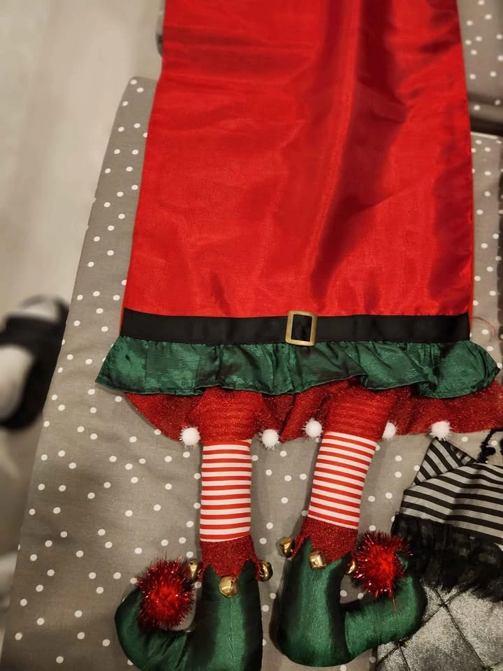 $10 for 6 ft new Christmas table runner - photo 4