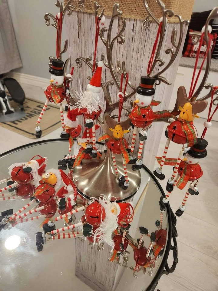 Christmas tree and decor available - photo 3