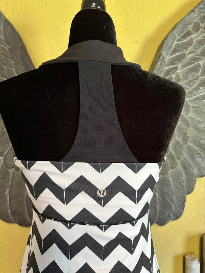 Lululemon Tank Top - photo 4