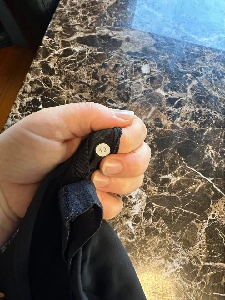 Lululemon Black Tank Top - photo 4