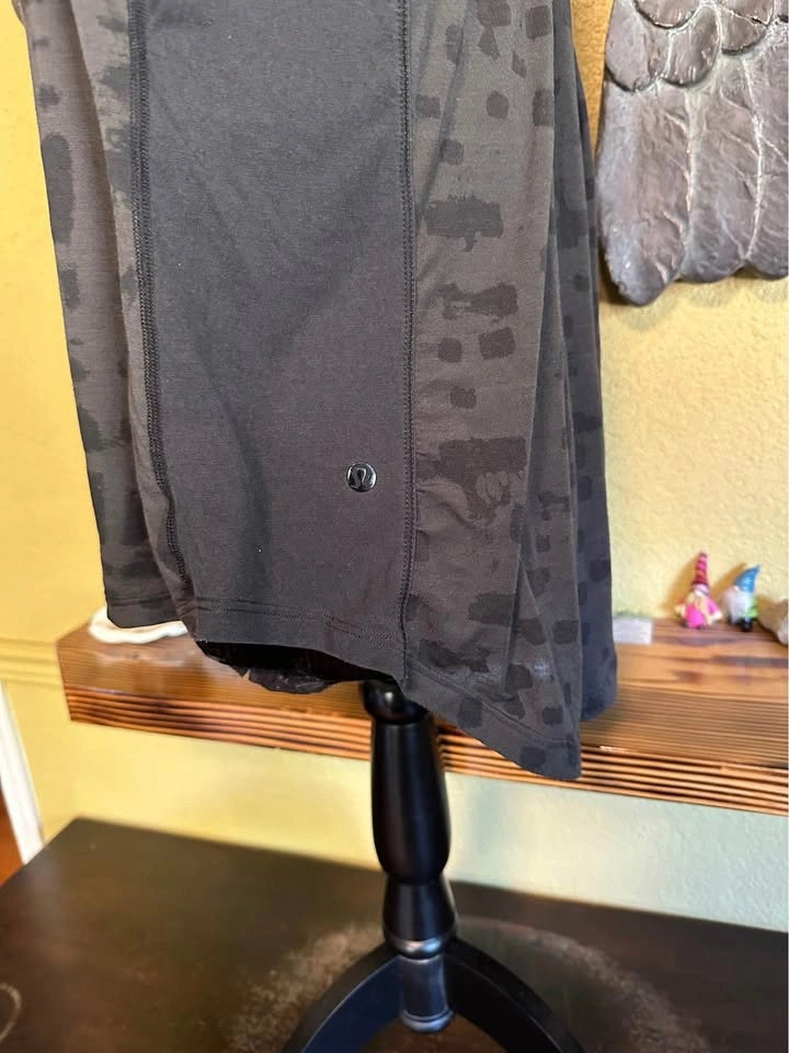 Lululemon Black Patterned Top - photo 4