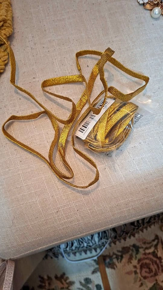 Gold glitter shoe laces