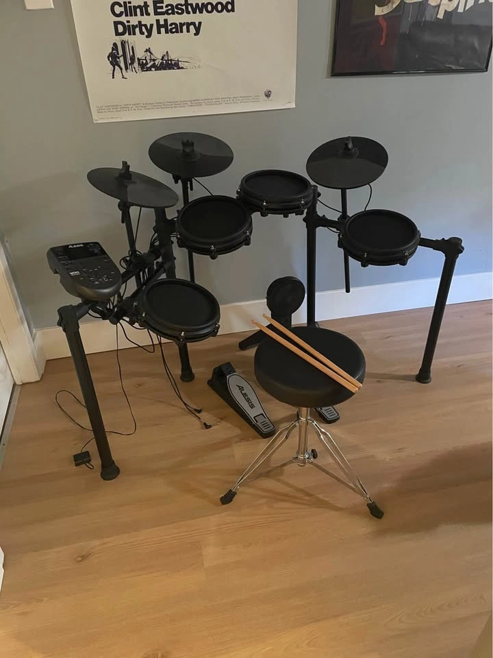 Alesis Nitro Mesh Kit (Mint Condition) - photo 2