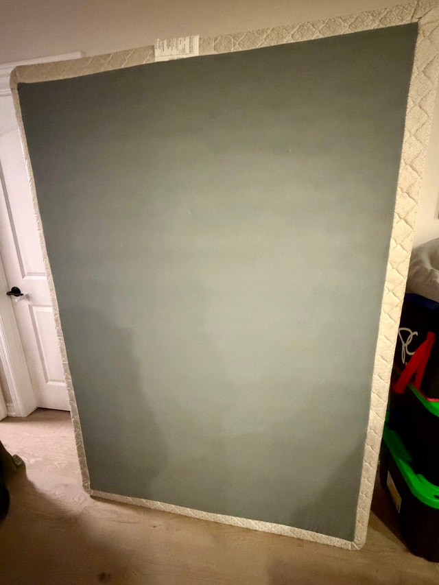 Free Double/Full Box Spring