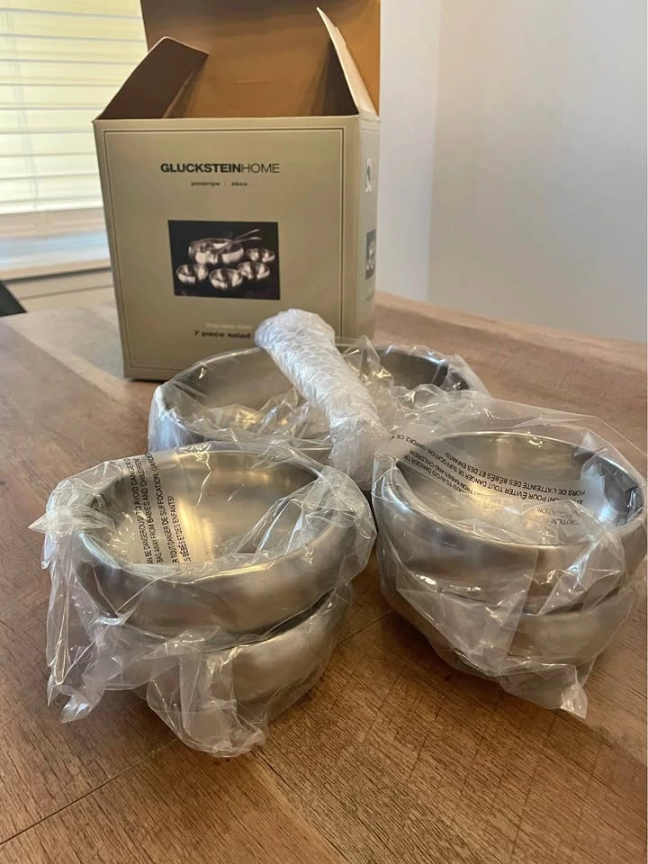 GlucksteinHome 7-piece Salad Bowl Set (brand new)