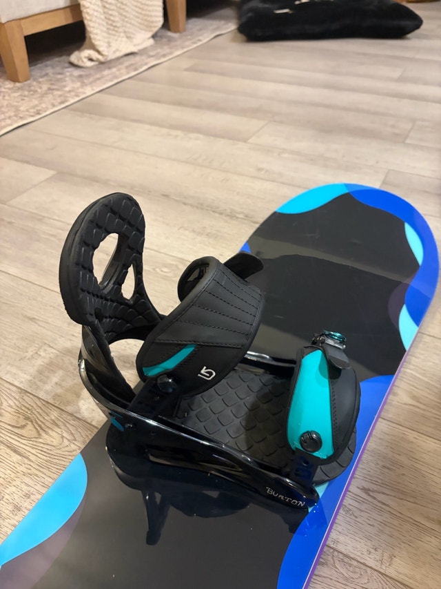 Women’s Burton Snowboard Setup with Boots - photo 2