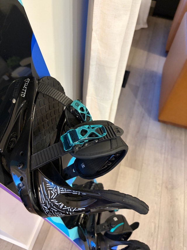 Women’s Burton Snowboard Setup with Boots - photo 4