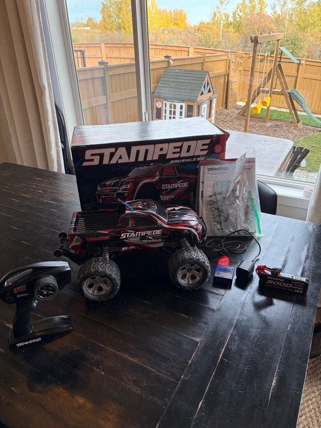 Traxxas Stampede Brushless RC Truck