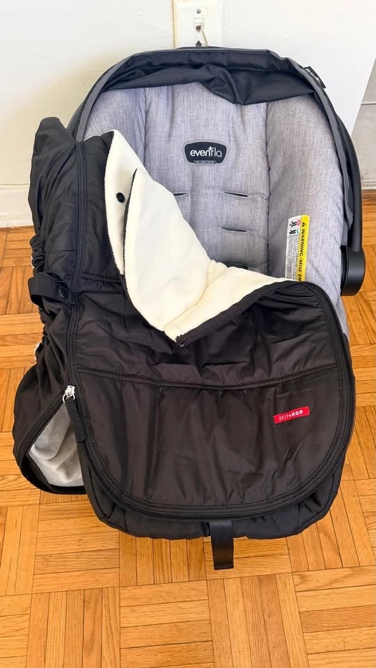 Evenflo infant car seat + Universal winter car seat cover - photo 2
