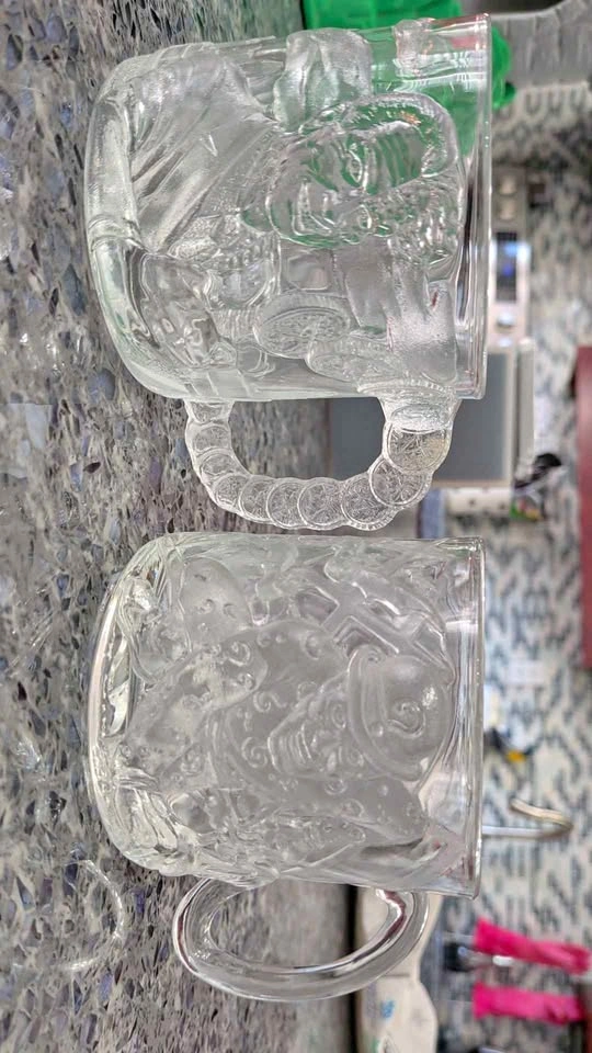 Vintage 1995 McDonald's Batman Forever Glass Mugs - Two-Face & T