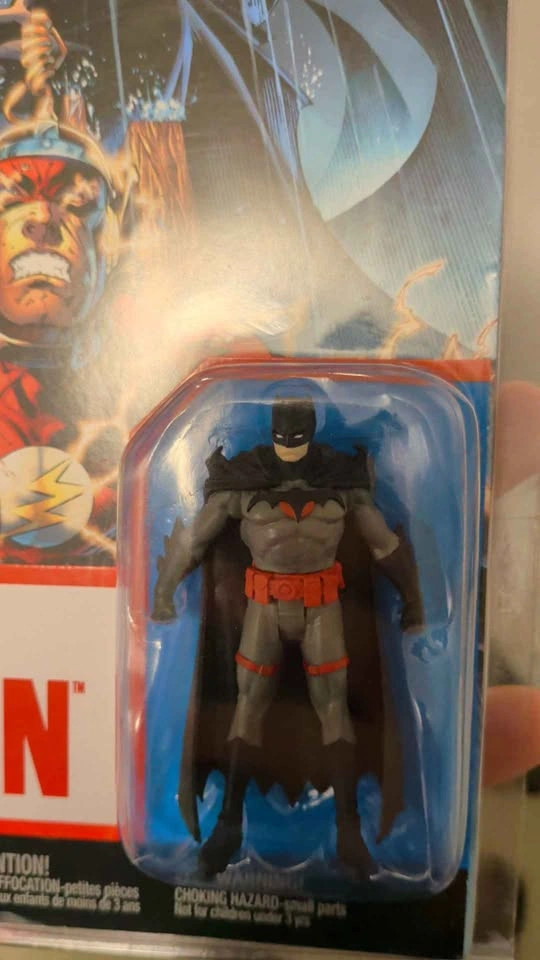 Sealed Flashpoint DC comic with Batman figure - photo 5