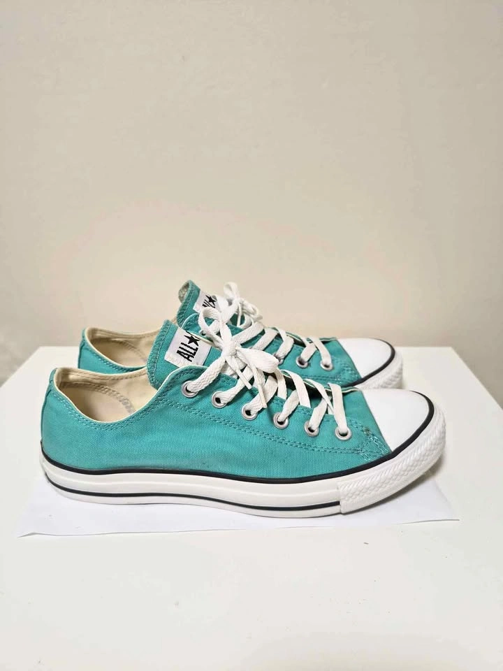Converse Like new M8/W10