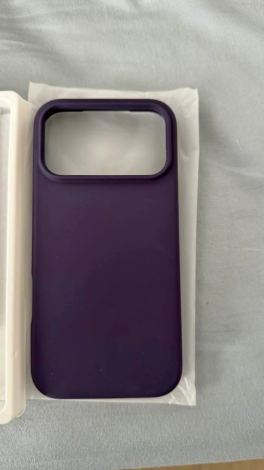 Liquid silicone case + Screen Protector for iPhone 18/17 Pro Max