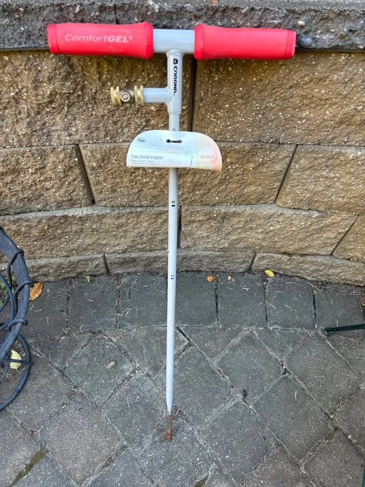 Corona Tree and Shrub Probe Irrigator