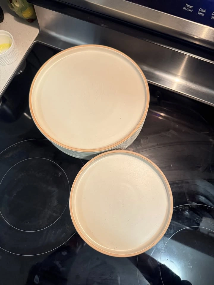 OUI Dinner and side plate set (pieces of 4 each) - photo 3