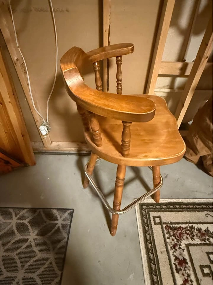 Vintage Wooden Swivel Captain's Bar Stool - photo 3