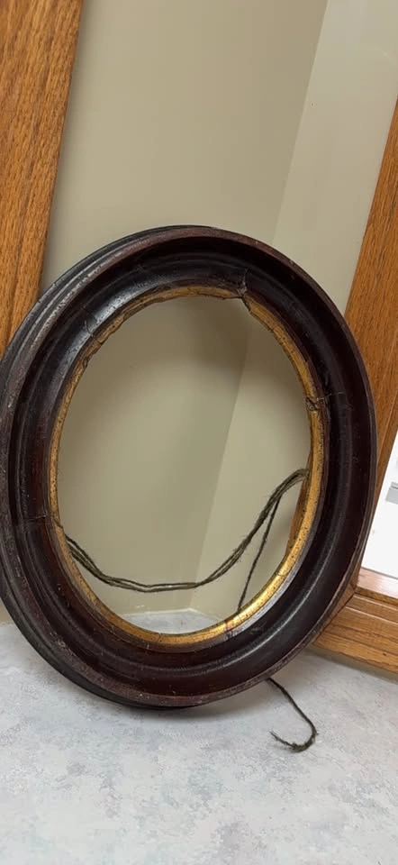 Antique Victorian, deep, oval wood picture frame - photo 4