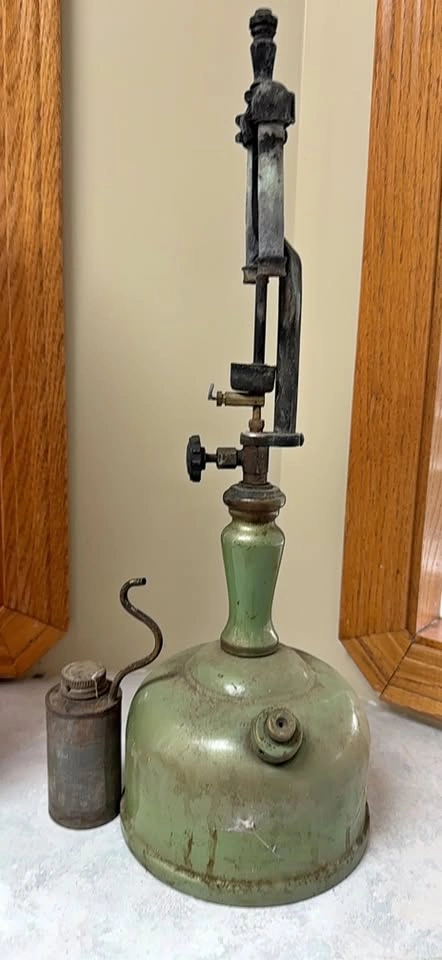 Vintage Coleman kerosene lamp