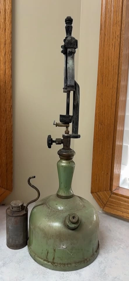 Vintage Coleman kerosene lamp - photo 2
