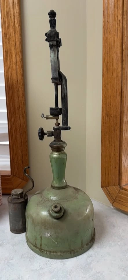 Vintage Coleman kerosene lamp - photo 3