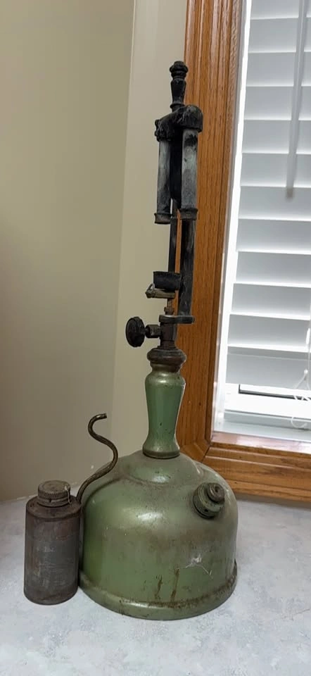 Vintage Coleman kerosene lamp - photo 4