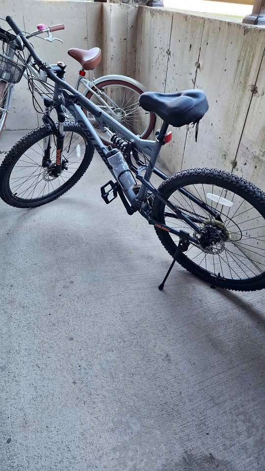 Raleigh men's mountain bike