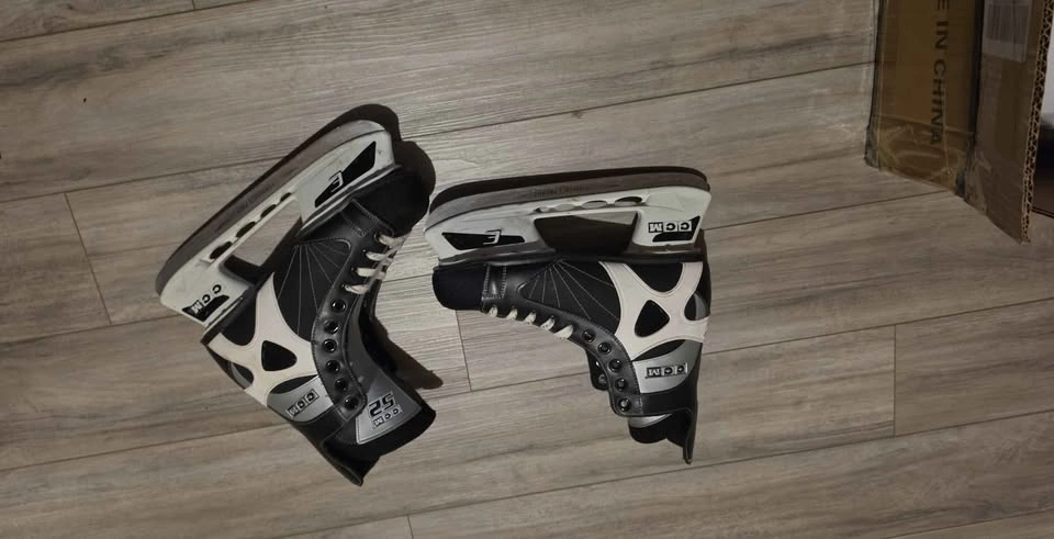CCM 52 Ice Hockey Skates - photo 4