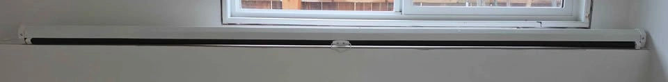 Manual Pull-Down Projector Screen - photo 2