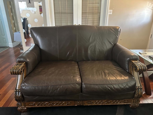 Traditional Brown Leather Sofa and Loveseat Set - photo 2