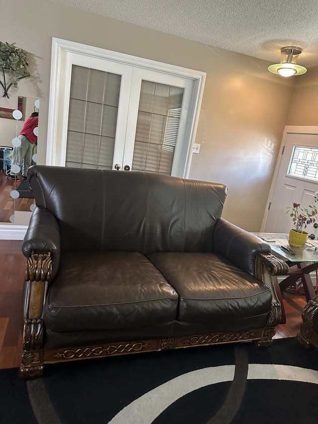 Traditional Brown Leather Sofa and Loveseat Set - photo 4