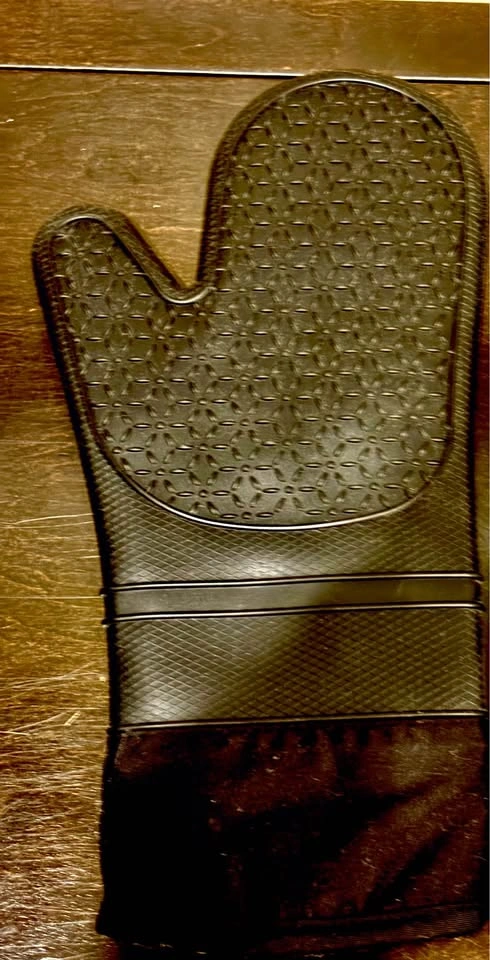 Silicone Oven Mitts - photo 2
