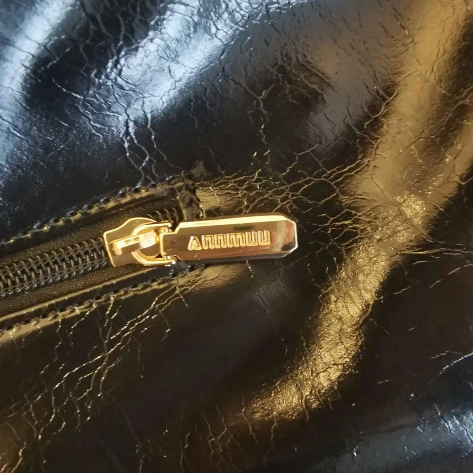 Like New Women's Large Glossy Black Bag - photo 3