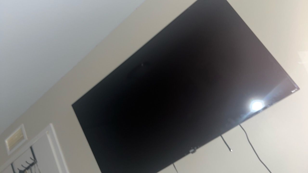 ONN 65-Inch Class 4k HDR10+ Smart TV - photo 2