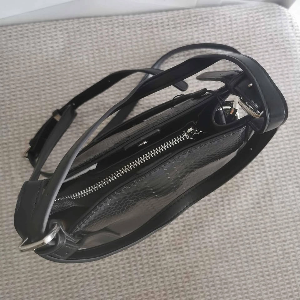 Brand New Women's Black Leather Shoulder Bag – Snakeskin Pattern - photo 4