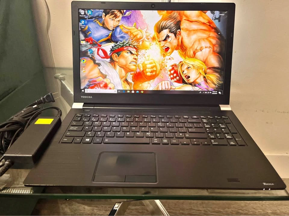Core i7 Toshiba 12GB RAM 15.6” Slim Laptop 256GB SSD