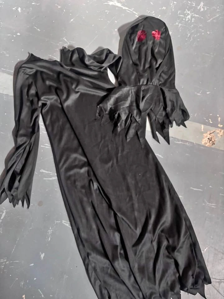 Boys costume size 8-10