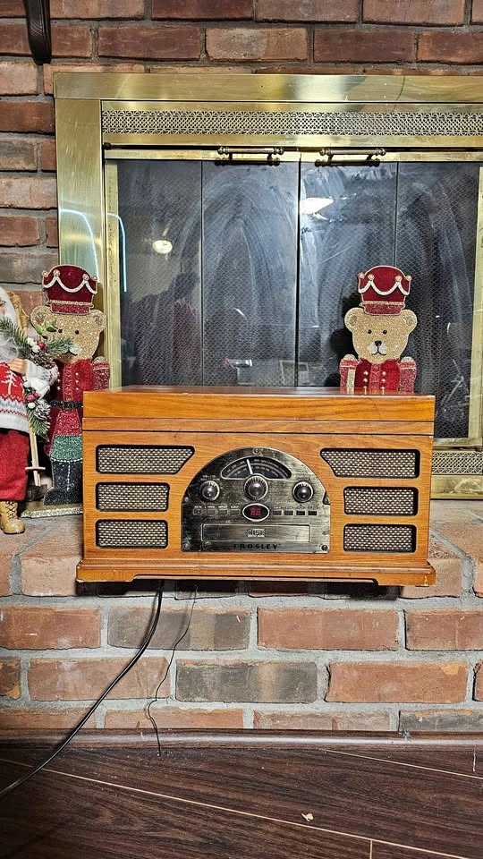 Crosley Vintage-Style Wooden Record Player & FM Radio
