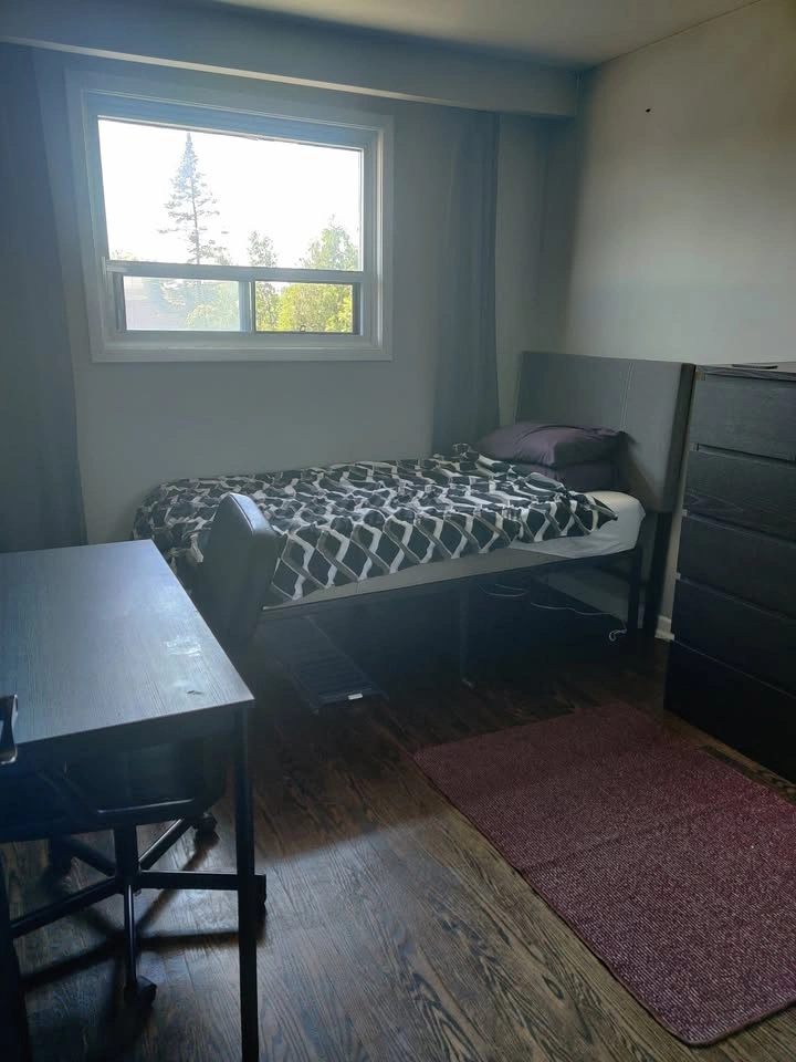 Private Room For Rent - photo 3