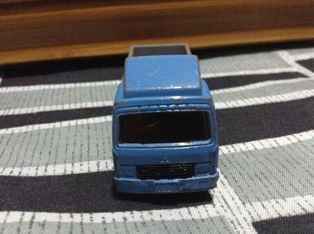 Rare collectible TOMICA diecast car Fuso Truck - made in Japan - photo 3
